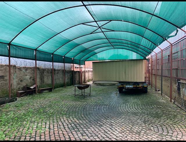 1,000M² WAREHOUSE TO LET IN WYNBERG